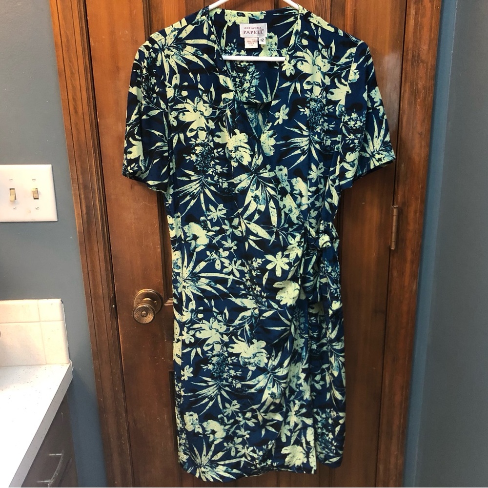 100% Silk Vintage Adrianna Papéll Wrap Dress